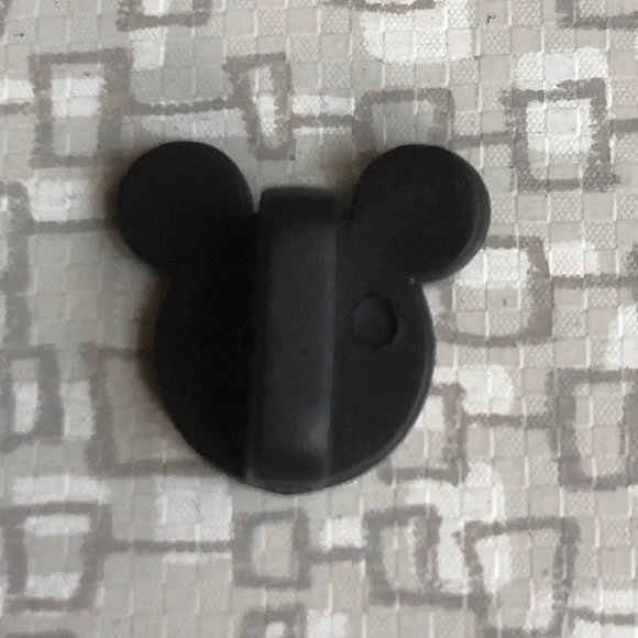 Vintage Disney American Flag Pin EUC - Picture 4 of 7